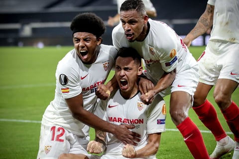 Raúl Jiménez y los Wolves son eliminados de la Europa League por el Sevilla