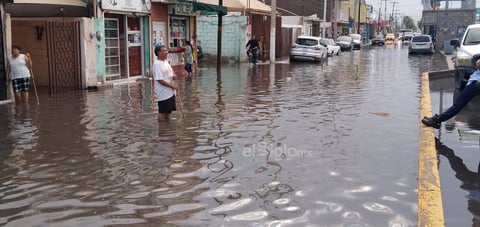 Fuerte chubasco sorprende a la región lagunera