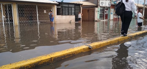 Fuerte chubasco sorprende a la región lagunera