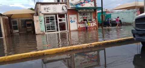 Fuerte chubasco sorprende a la región lagunera