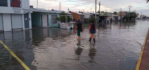 Fuerte chubasco sorprende a la región lagunera