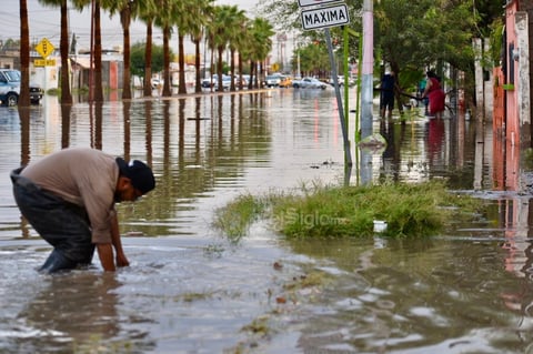 Fuerte chubasco sorprende a la región lagunera