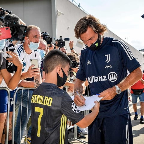 a plantilla se reencontró y los nuevos, como el brasileño Arthur, exjugador del Barcelona, o el joven sueco Dejan Kulusevski, conocieron a sus nuevos compañ