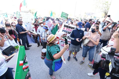 'Chocan' grupos pro y anti-AMLO previo a llegada del mandatario a Torreón