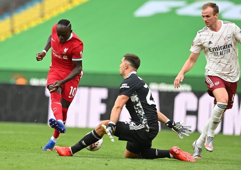 El último, con toda la presión que eso conlleva, con un portero del nivel de Alisson delante -considerado el mejor guardameta del pasado año-, lo alojó Aubameyang al lado del poste, inalcanzable para el cancerbero brasileño y definitivo para reafirmar el evidente crecimiento del Arsenal desde bajo la dirección de Mikel Arteta.