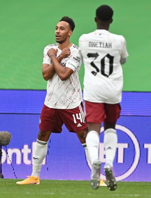 Porque el Arsenal, muy bien aleccionado por Mikel Arteta en la pizarra, leyó a la perfección la puesta en escena para un duelo de la complejidad del que afrontaba, porque es el inicio del curso y porque enfrente está el imponente Liverpool. Sabía dónde, cómo y en qué momento poner en marcha sus mecanismos ofensivos, con un contraataque que puso en evidencia por momentos al bloque de Klopp.