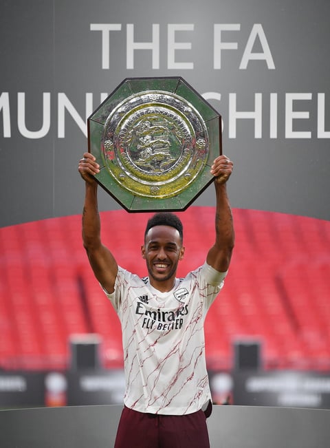 Pierre Emerick Aubameyang doblegó al Liverpool con un gol en el minuto 12 y con el penalti decisivo en la tanda final 