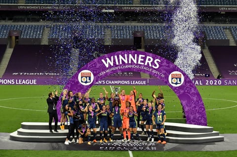 Era una final y el equipo alemán, el segundo mejor del continente según UEFA, iba a dar guerra cuando acortó distancias con un cabezazo de Popp, en uno de los pocos errores defensivos que concedió un Lyon al que le tocaría sufrir.