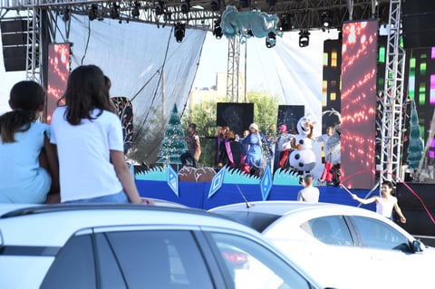 Fue la obra Frozen 2, un musical espectacular, la obra pionera en La Laguna bajo tal formato, logrando reunir una buena cantidad de autos. Dentro de estos, chicos y grandes disfrutaron de la magia y de las aventuras de 'Olaf', 'Anna' y 'Elsa'.