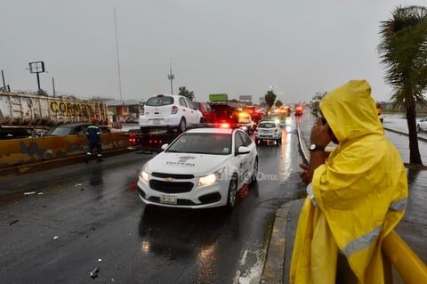 Sin lesiones graves. Los conductores involucrados en los accidentes de ayer por la mañana fueron atendidos por paramédicos de la Cruz Roja en el lugar. Afortunadamente no requirieron atención médica especializada.