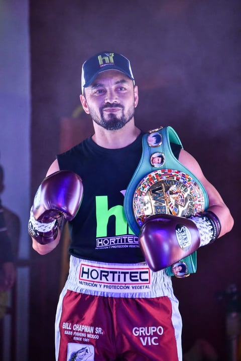 Cristian Mijares y 'Kochulito' Montiel realizan pelea de exhibición