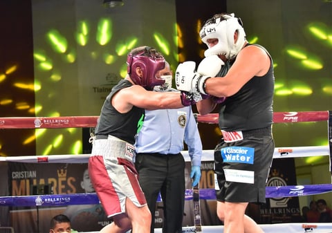 Cristian Mijares y 'Kochulito' Montiel realizan pelea de exhibición