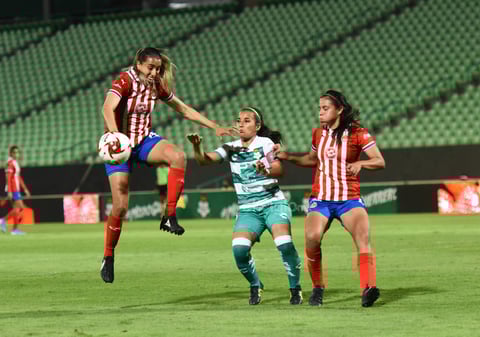 Santos Laguna femenil enfrenta a Chivas