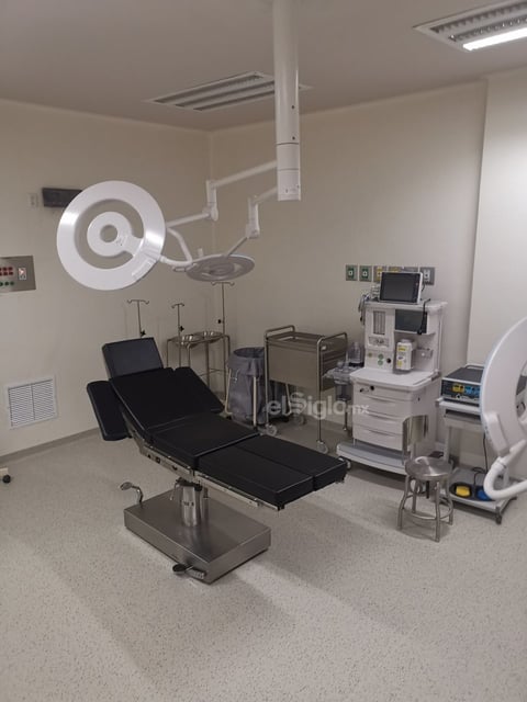 Equipo. En el caso de que algún interno requiera hospitalización, existen áreas especiales y equipadas para tal fin.