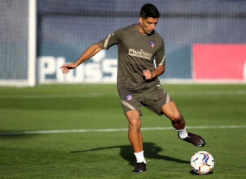 Antes, el atacante uruguayo jugó en el Groninguen (2006-07), el Ajax (de 2007-08 a 2010-11) y el Liverpool (2011-12 a 2013-14). Ahora lo hará en el Atlético de Madrid, con el que esta misma tarde se entrenará por primera vez.