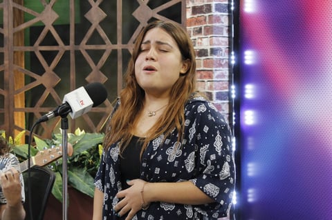 A Valeria Cárdenas, quien logró que los cuatro coaches de La Voz Azteca voltearan sus sillas el año pasado, le fascina el legado de José José, por lo que no podía faltar en el homenaje con una versión de Lo dudo.