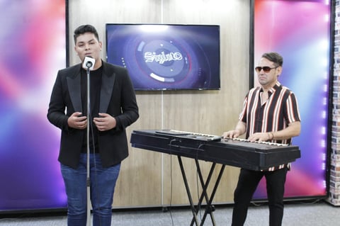 Gracias a su inigualable voz, José José tocó las fibras más sensibles de millones de personas en el mundo. El 28 de septiembre de 2019 su presencia física se fue, pero su legado musical vivirá por siempre a través de discos o de las plataformas digitales.