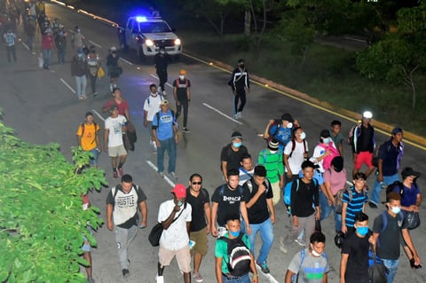 Migrantes de Honduras comienzan su andar rumbo a EUA pese al COVID-19