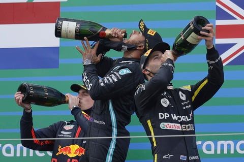 Hamilton gana el GP de Eifel; iguala en triunfos en F1 a Schumacher
