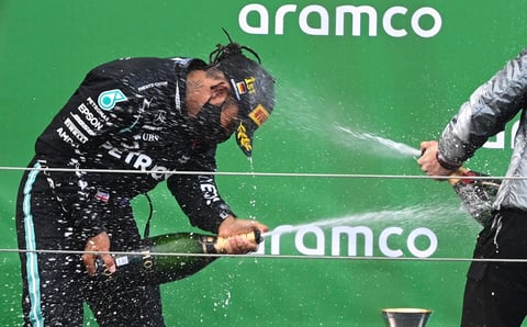 Hamilton gana el GP de Eifel; iguala en triunfos en F1 a Schumacher