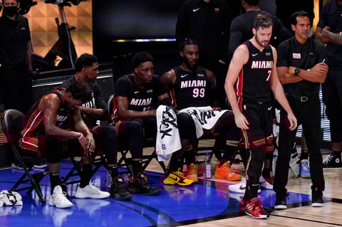 Vencen Lakers 106-93 a Heat de Miami en Finales de NBA