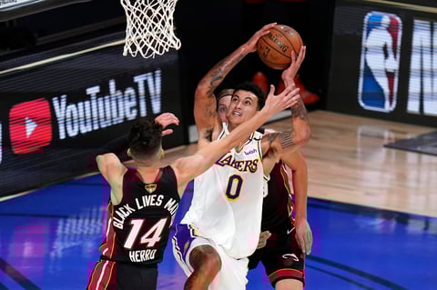 Vencen Lakers 106-93 a Heat de Miami en Finales de NBA