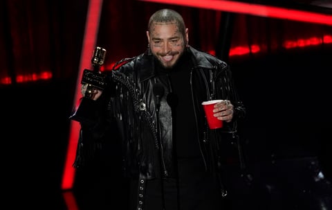Entregan Premios Billboard 2020