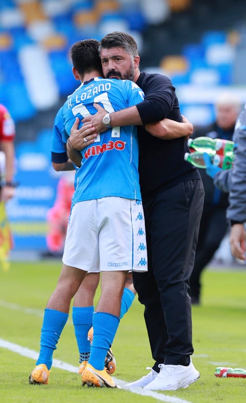 El pasado 27 de septiembre, el 'Chucky' anotó dos goles en el contundente 6-0 endosado al Génova y este sábado, siempre en el estadio San Paolo napolitano, impulsó el gran triunfo por 4-1 contra el Atalanta, que llegaba a esta cita tras ganar sus tres partidos este curso.