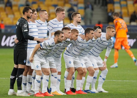 Los dirigidos por Andrea Pirlo vencen 2-0 al Dinamo 