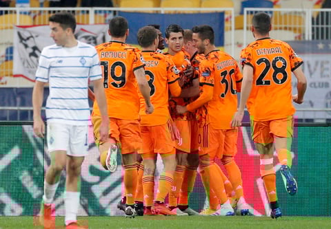 Los dirigidos por Andrea Pirlo vencen 2-0 al Dinamo 