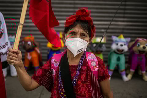 Guatemala conmemora 76 años de su Revolución realizando una manifestación