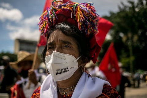 Guatemala conmemora 76 años de su Revolución realizando una manifestación