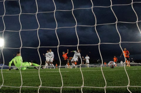 El Shakhtar Donetsk hizo buena su amplia ventaja de tres goles en la primera mitad 