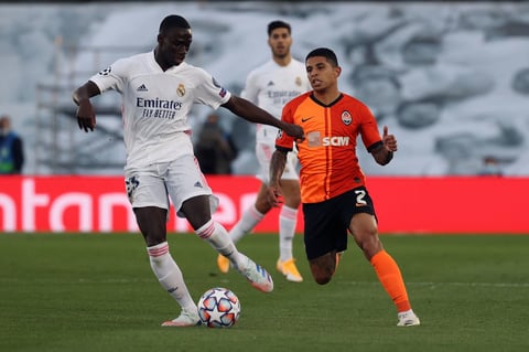 El Shakhtar Donetsk hizo buena su amplia ventaja de tres goles en la primera mitad 