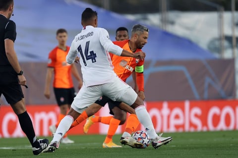 El Shakhtar Donetsk hizo buena su amplia ventaja de tres goles en la primera mitad 