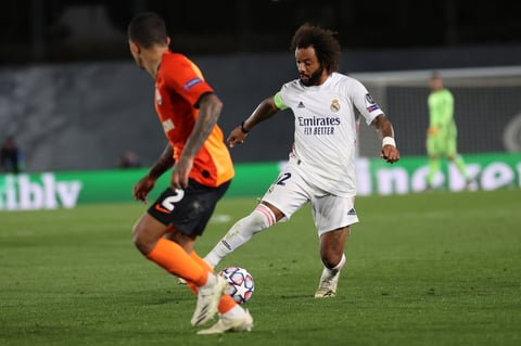 El Shakhtar Donetsk hizo buena su amplia ventaja de tres goles en la primera mitad 