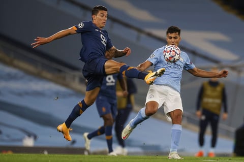 Porto y el 'Tecatito' Corona caen ante el Manchester City en Champions League