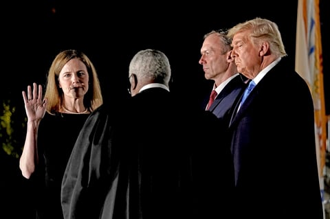 Amy Coney Barrett asume como jueza en la Corte Suprema de EUA