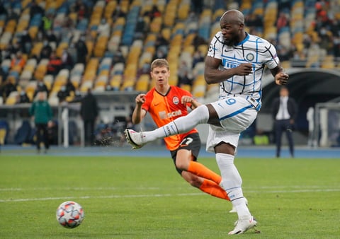 Llegaba ya con margen de error mínimo el Inter al Olímpico de Kiev, tras el 2-2 de su estreno contra el Monchengladbach, ante un Shakhtar que dio la campanada en su debut al doblegar 3-2 al Real Madrid en el Di Stéfano de Madrid, y ni este martes consiguió llevarse los tres puntos, pese a merecerlos a nivel de juego.