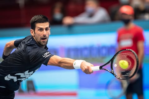 El tenista serbio se estrenó con una apretada victoria ante su compatriota Filip Krajinovic