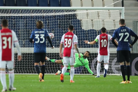 Ajax empata con el Atalanta sin Edson Álvarez en la Champions League