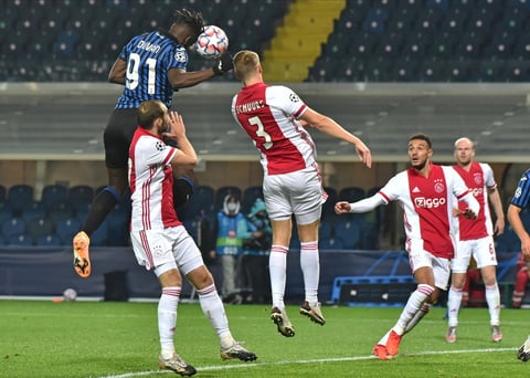 Ajax empata con el Atalanta sin Edson Álvarez en la Champions League