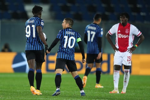 Ajax empata con el Atalanta sin Edson Álvarez en la Champions League