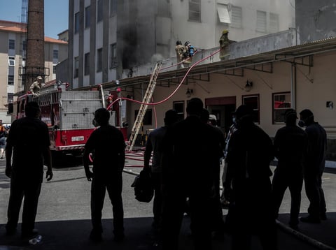 Doscientos pacientes son evacuados por incendio en hospital de Brasil