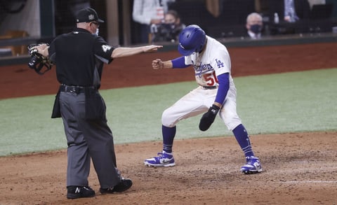 Julio Urías y Víctor González le dan la Serie Mundial a los Dodgers