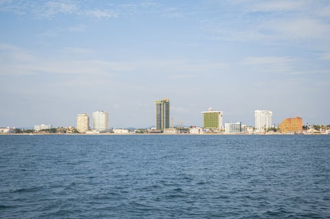 Sinaloa es el estado con mayor producción pesquera de México, y el Puerto de Mazatlán es el que alberga las más importantes flotas mexicanas.