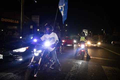 Invadieron las calles de California para mostrar su alegría de obtener la Serie Mundial 