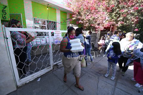 Mantienen tradición de reliquia a San Judas Tadeo durante pandemia en Torreón