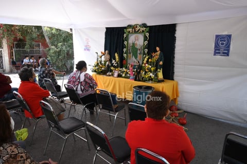 Mantienen tradición de reliquia a San Judas Tadeo durante pandemia en Torreón