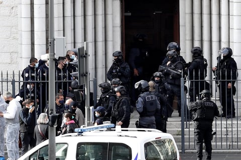 Tres personas murieron en un ataque en una iglesia católica de Niza en Francia